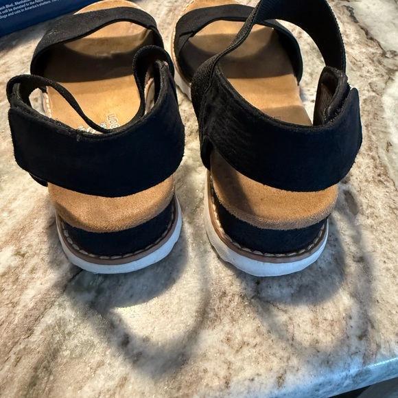 Skechers Black Slide Sandals Comfort Casual - Picture 2 of 3